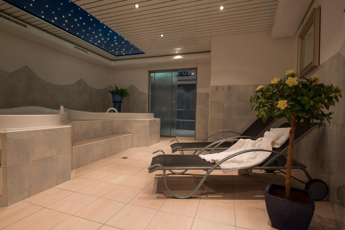 Hotel Kristall Saas-Almagell Εξωτερικό φωτογραφία